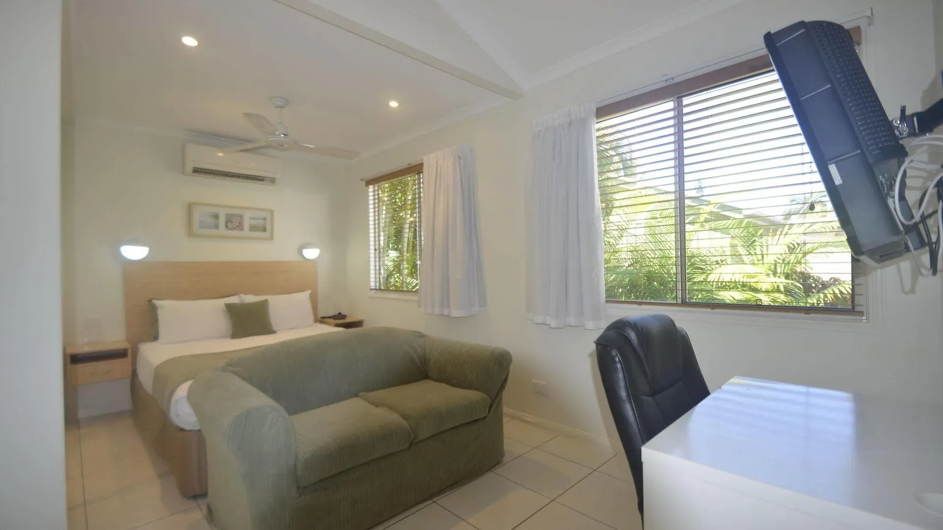 Barney Beach Accommodation Gladstone Holiday park