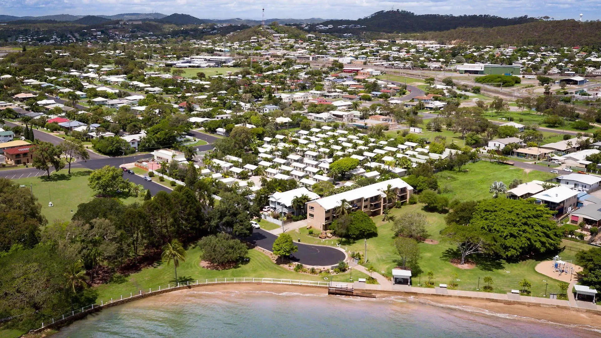 Barney Beach Accommodation Gladstone