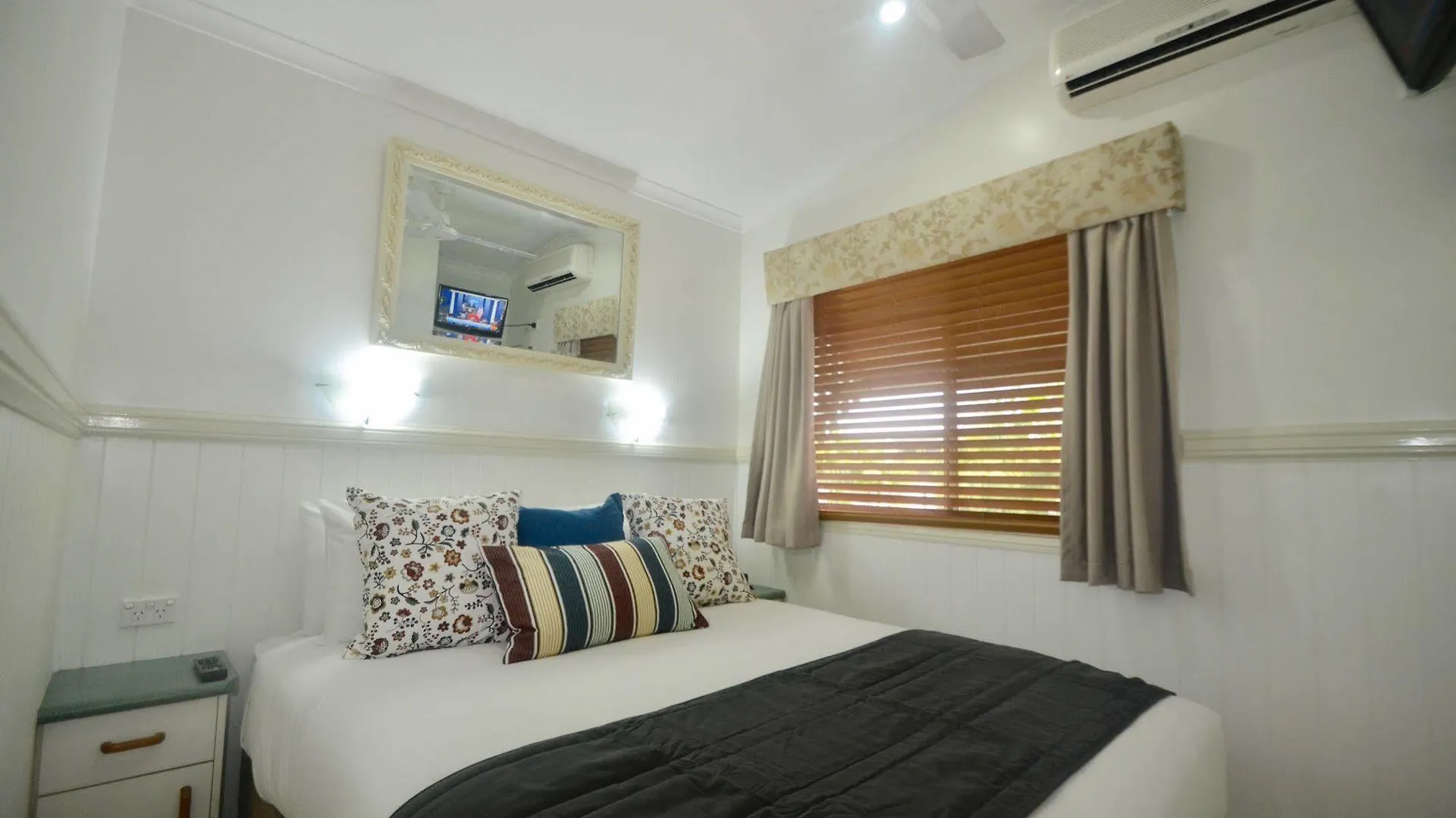 Barney Beach Accommodation Gladstone